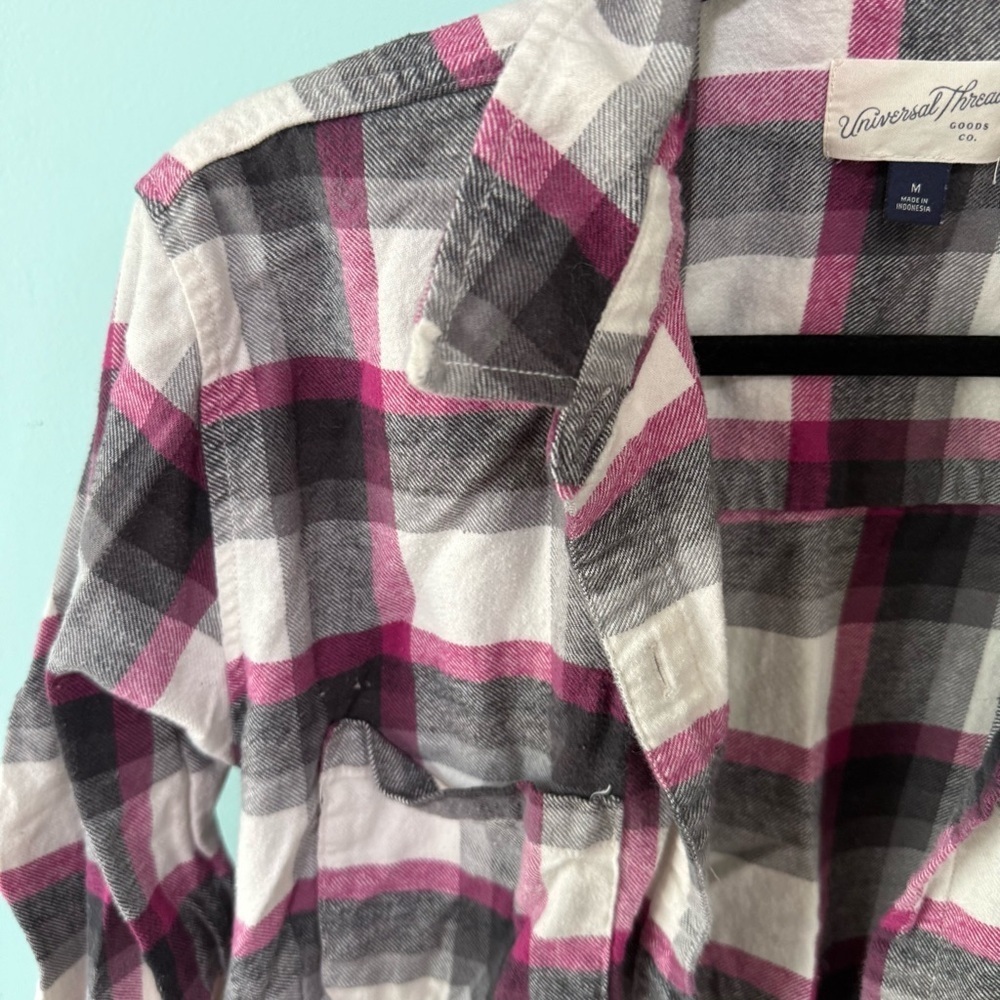 NWT Universal Thread Size M Pink Gray Plaid Flannel Long Sleeve Pockets Shirt - Picture 2 of 6